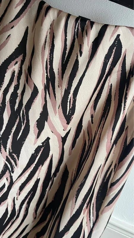 New Look Ladies new look satin skirt