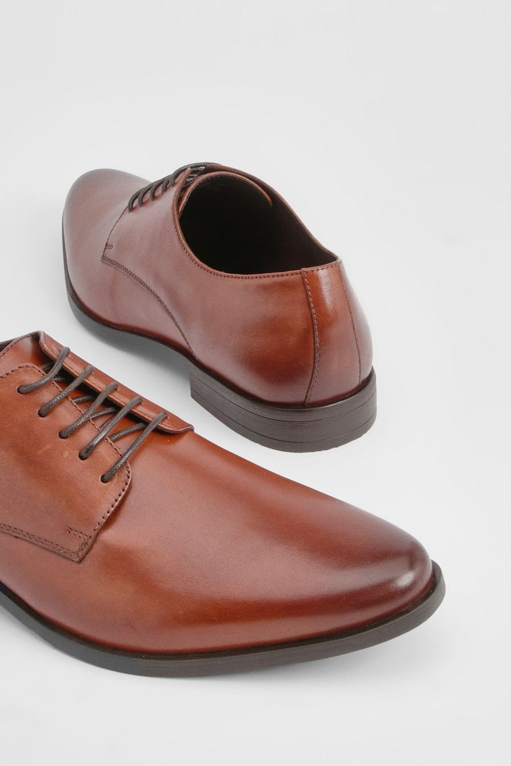 Burton Burton Men's Tan Leather Smart Derby Shoes - 4