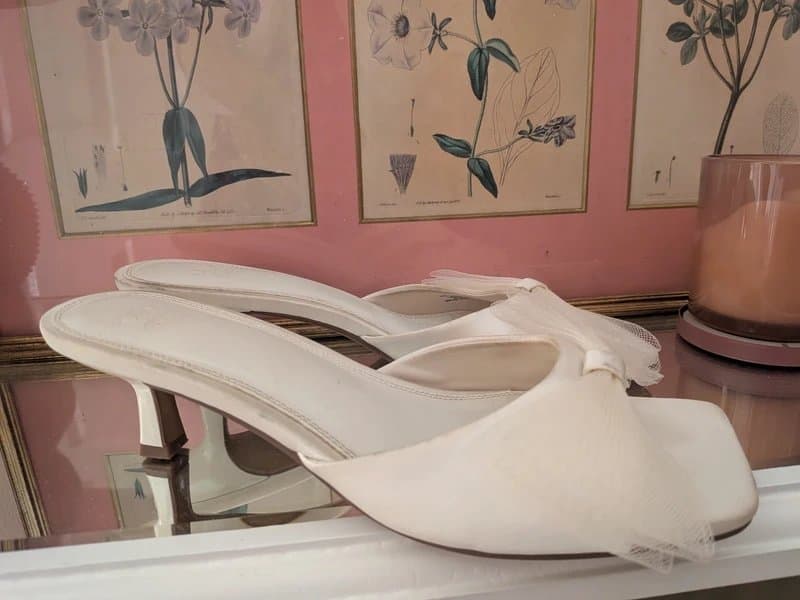 ASOS Design 🤍 ASOS Design Kitten Heel Peep Toe Ivory Satin Bow Mules Size 7 EU 40🤍