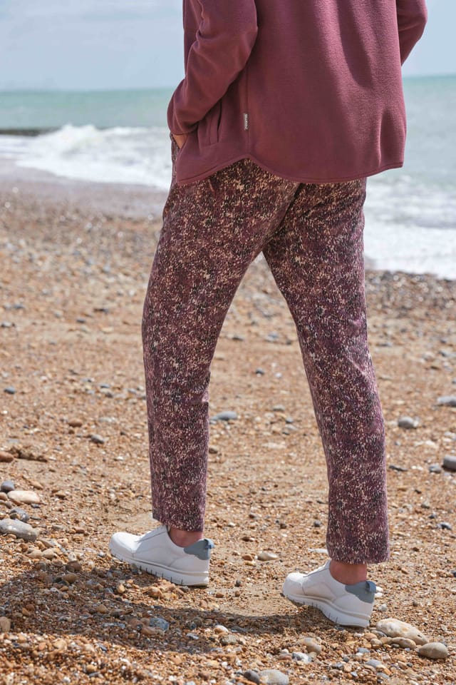 WoolOvers WoolOvers Women's Serene Tapered Leg Trouser in Maroon - 3