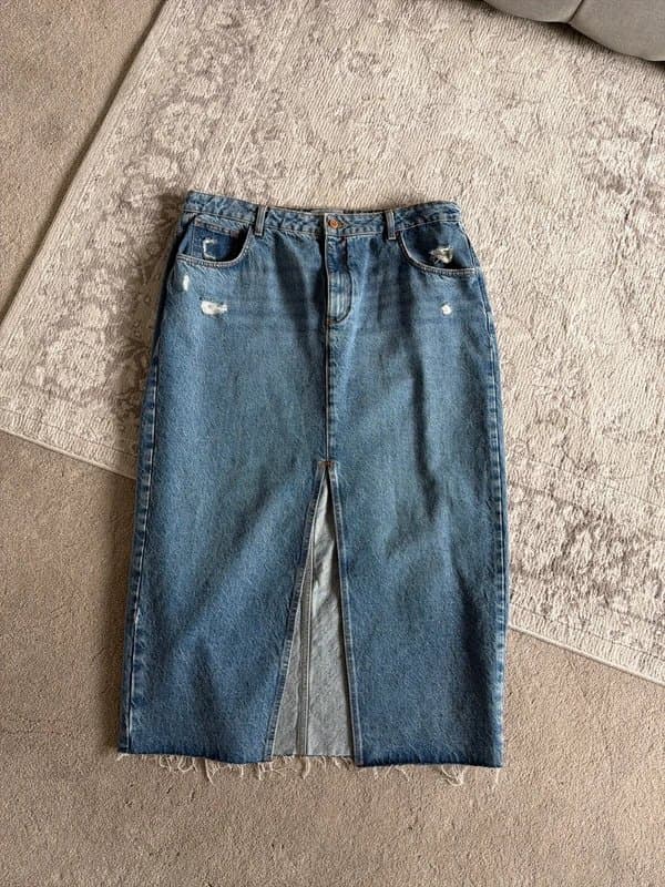 New Look Size 18 denim skirt - distressed detail