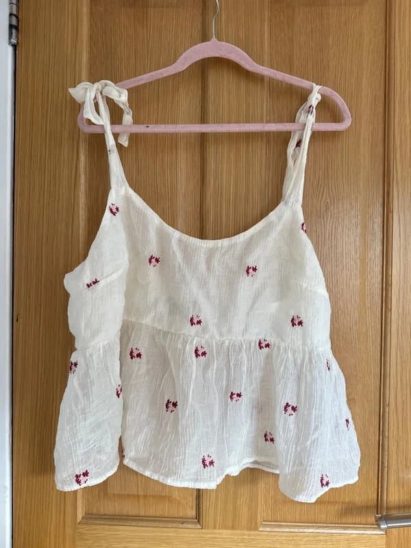 New Look Lace White Top with Pink Flowers