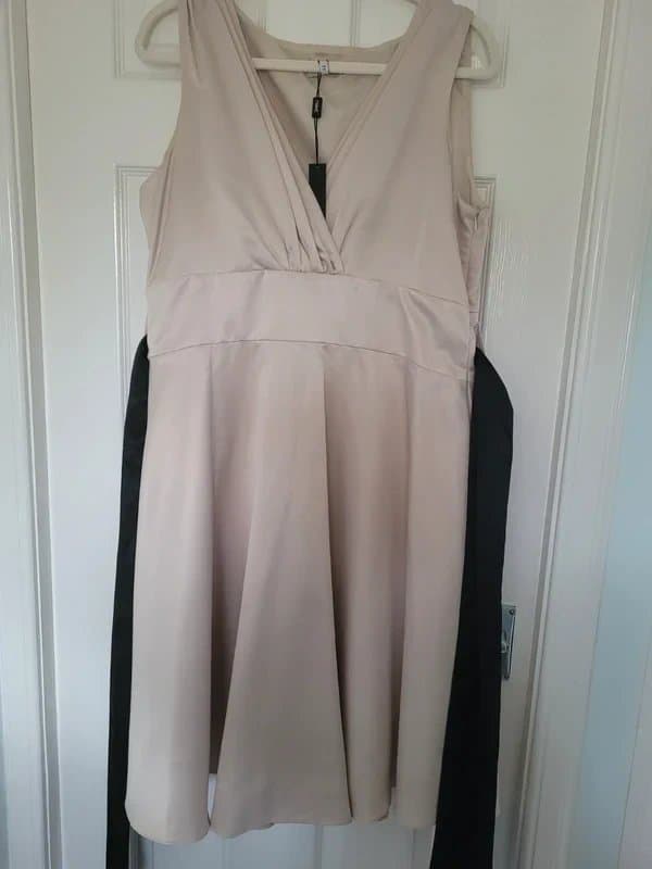 Next Next light beige faux satin occasion/party/prom dress size 18