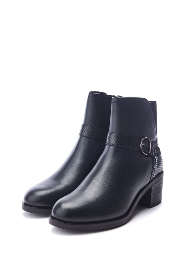 Moda in Pelle Moda In Pelle Women's 'Leighton' Leather Heeled Boots in Navy - 2