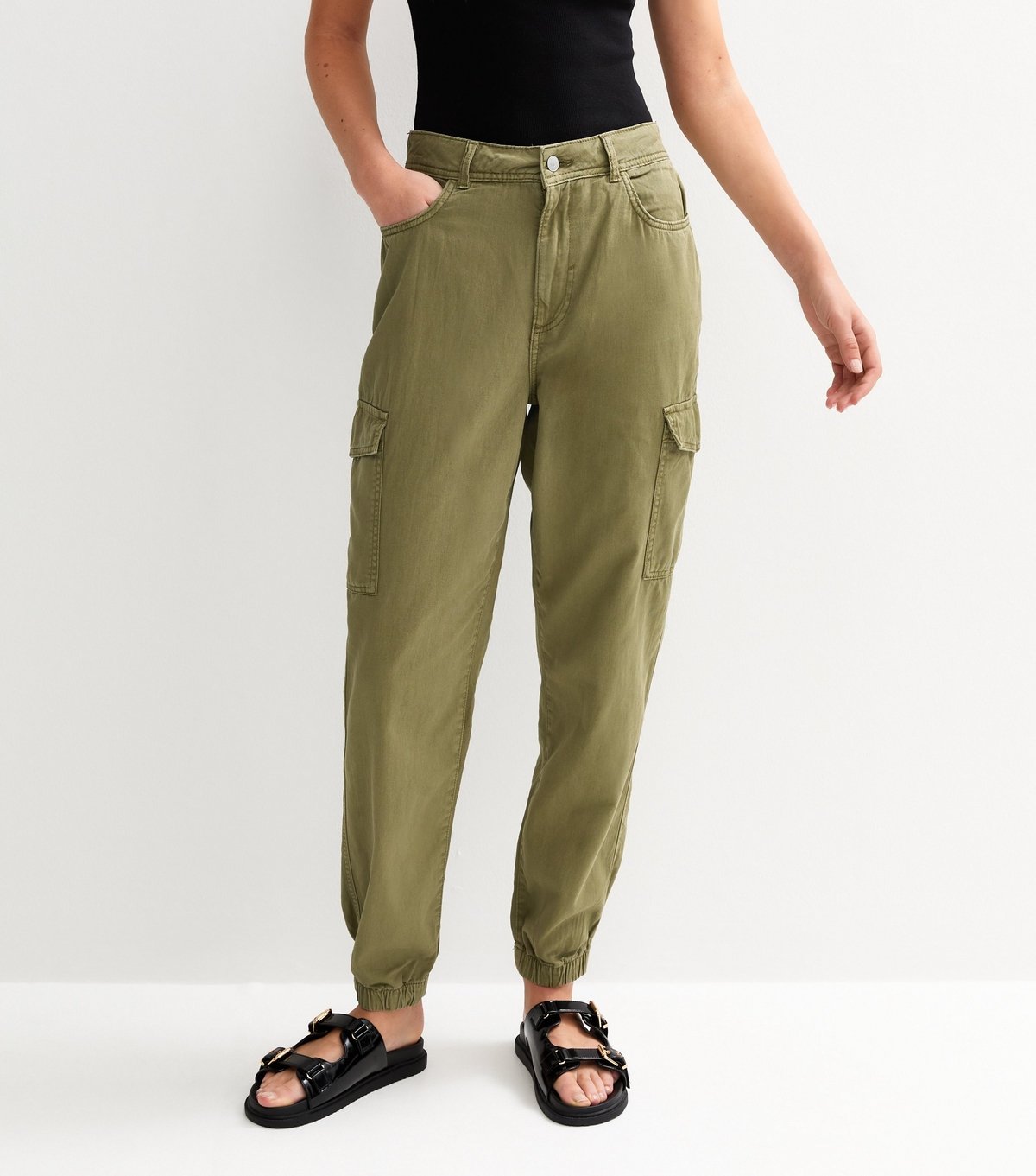 New Look Women's Khaki Denim Cuffed Cargo Trousers New Look - 2