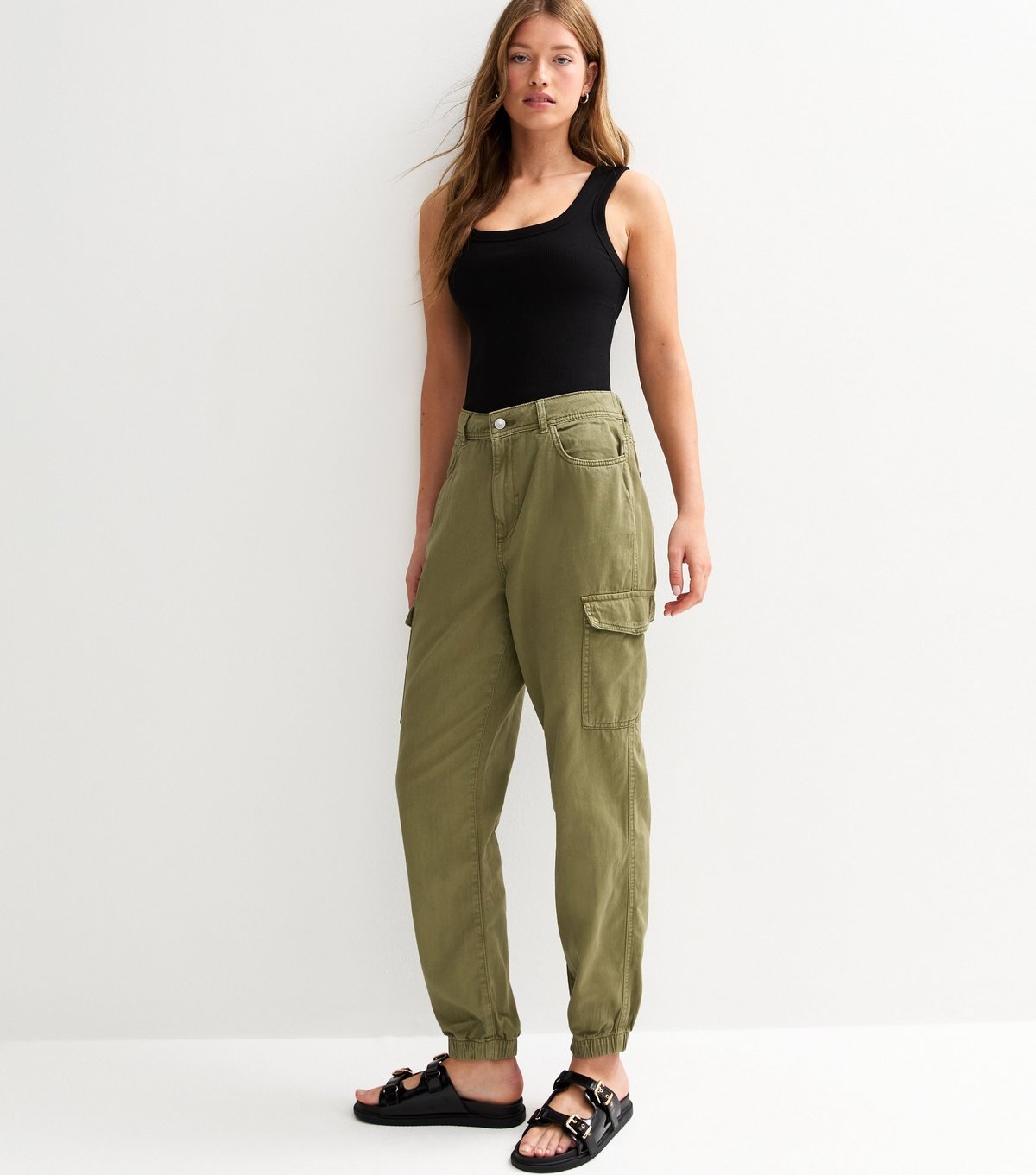 New Look Women's Khaki Denim Cuffed Cargo Trousers New Look - 3