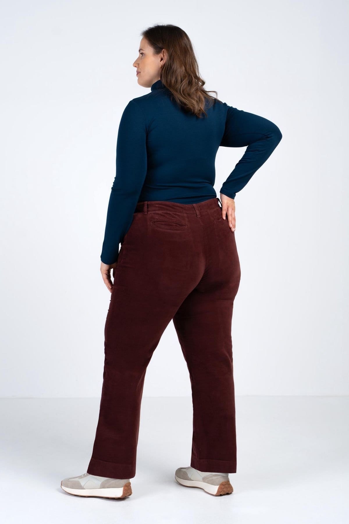 Kettlewell Kettlewell Women's Jamie Cord Straight Pants in Chocolate - 4