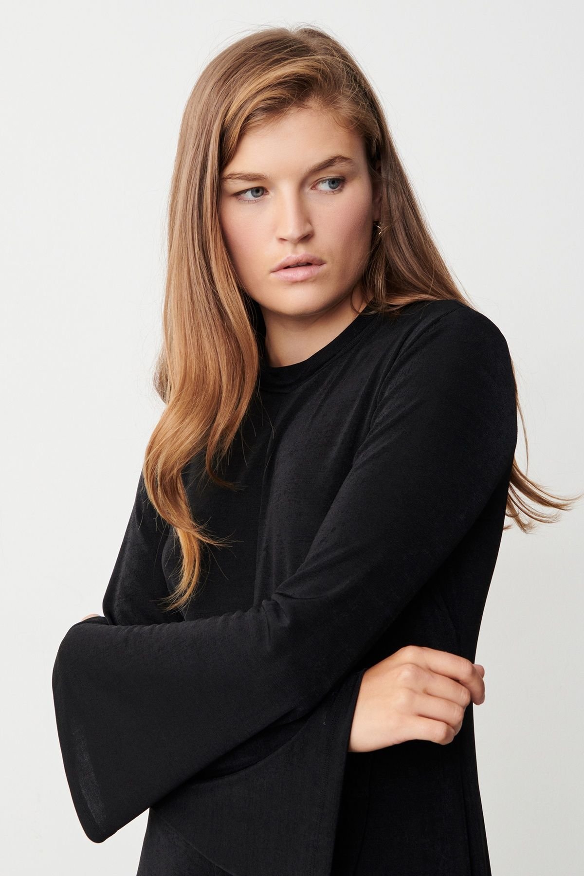 Finery London Finery London Women's Oakney Flared Sleeve Midi Dress in Black - 4