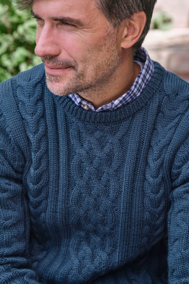WoolOvers WoolOvers Men's Pure Wool Aran Sweater in Mid Navy - 2