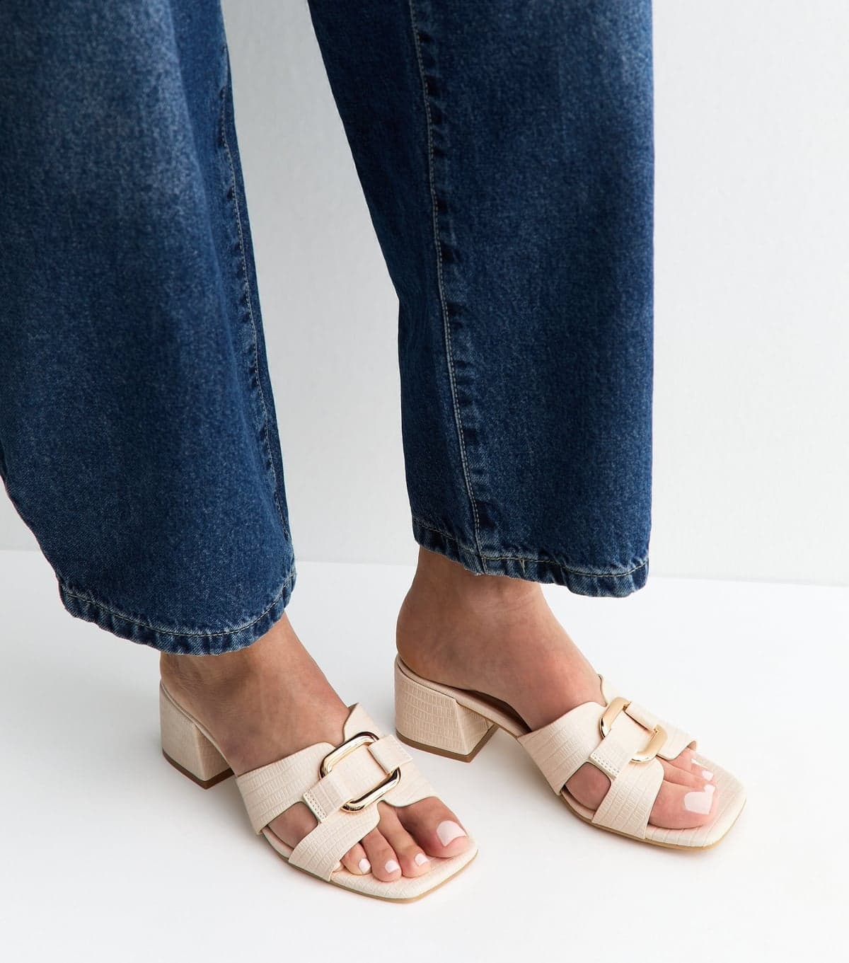 New Look Women's Wide Fit Off White Rectangle Buckle Block Heel Mules Vegan New Look