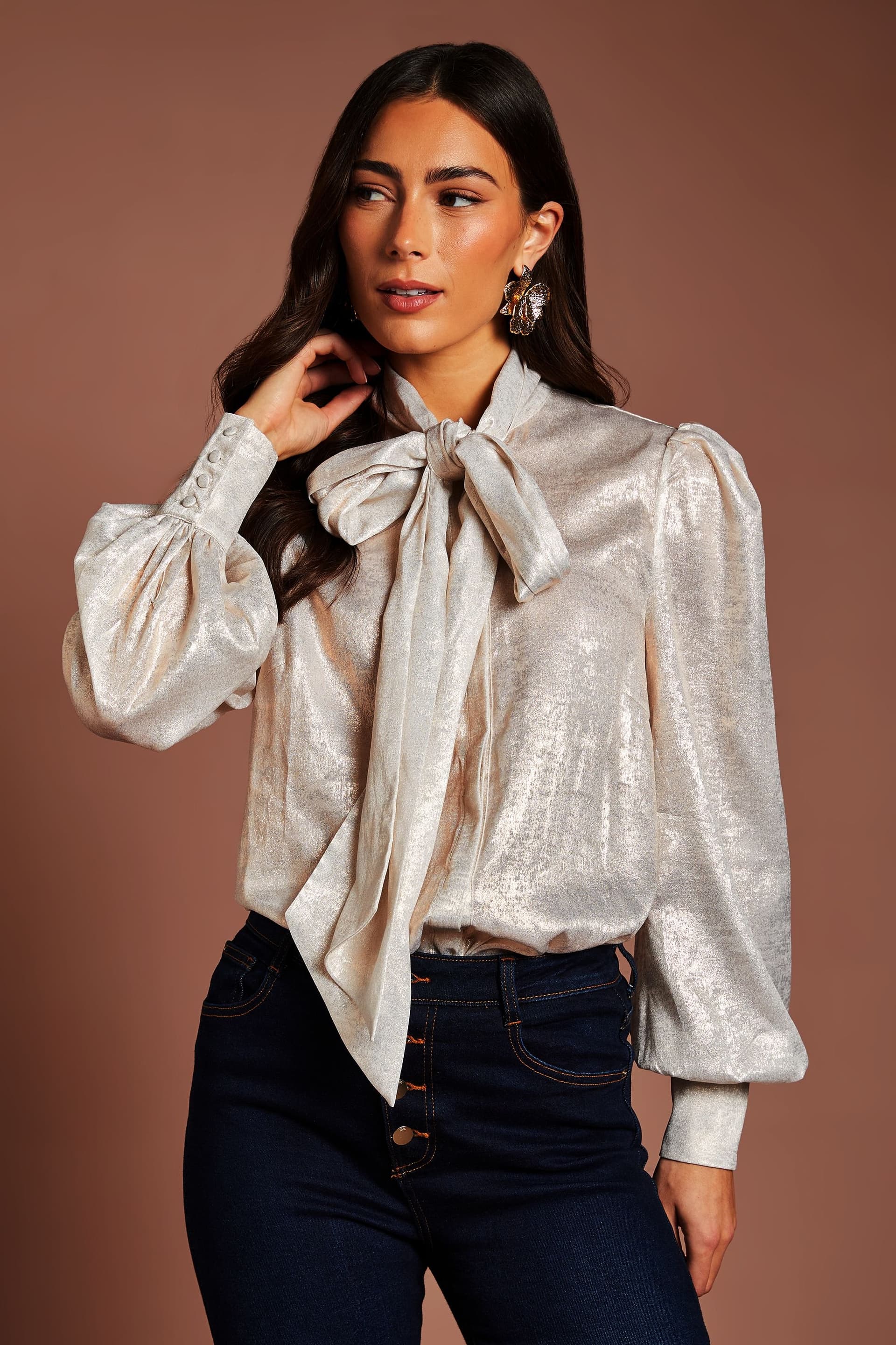 Coast Coast Women's Muse Foiled Metallic Pussybow Shirt in Champagne