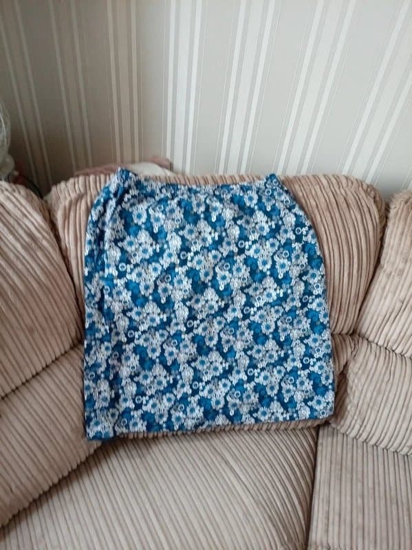 Mistral Ladies size 12  blue floral pattern summer skirt