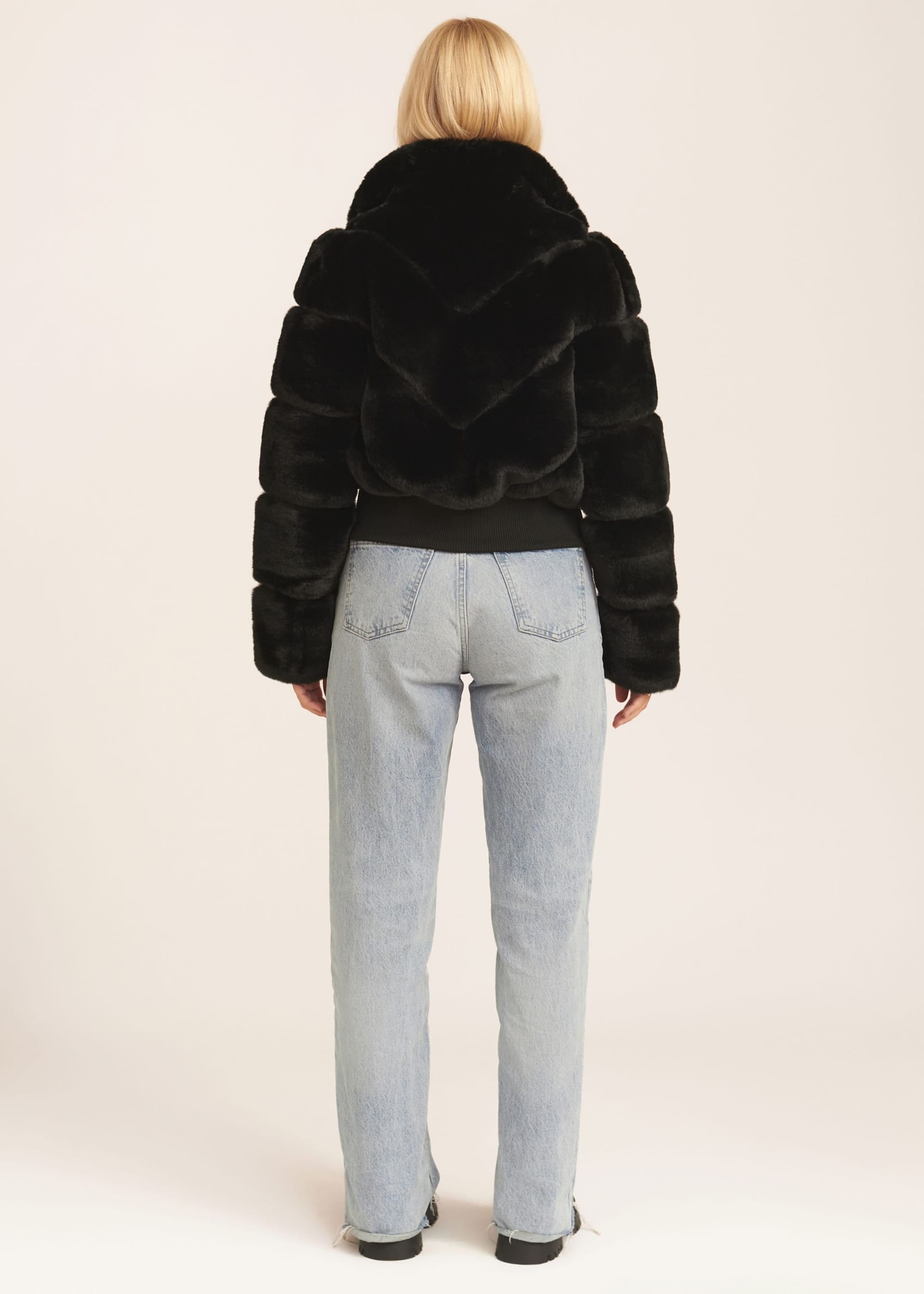 Gini London Gini London Women's Black Faux Fur Zip Front Short Jacket - 4