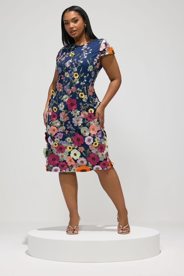 Yours Yours Women's Floral 3D Embroidered Shift Dress - 3