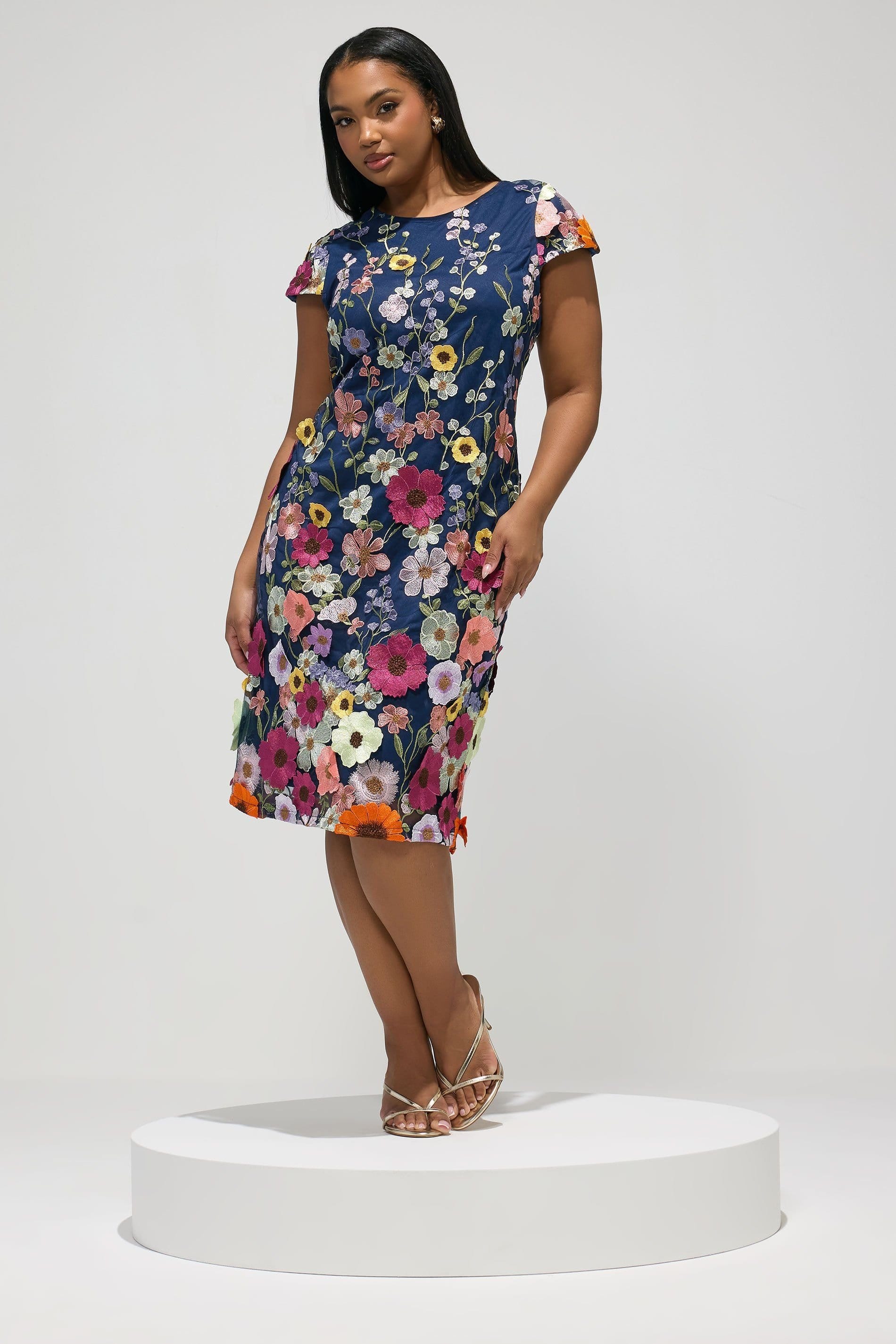 Yours Yours Women's Floral 3D Embroidered Shift Dress - 4