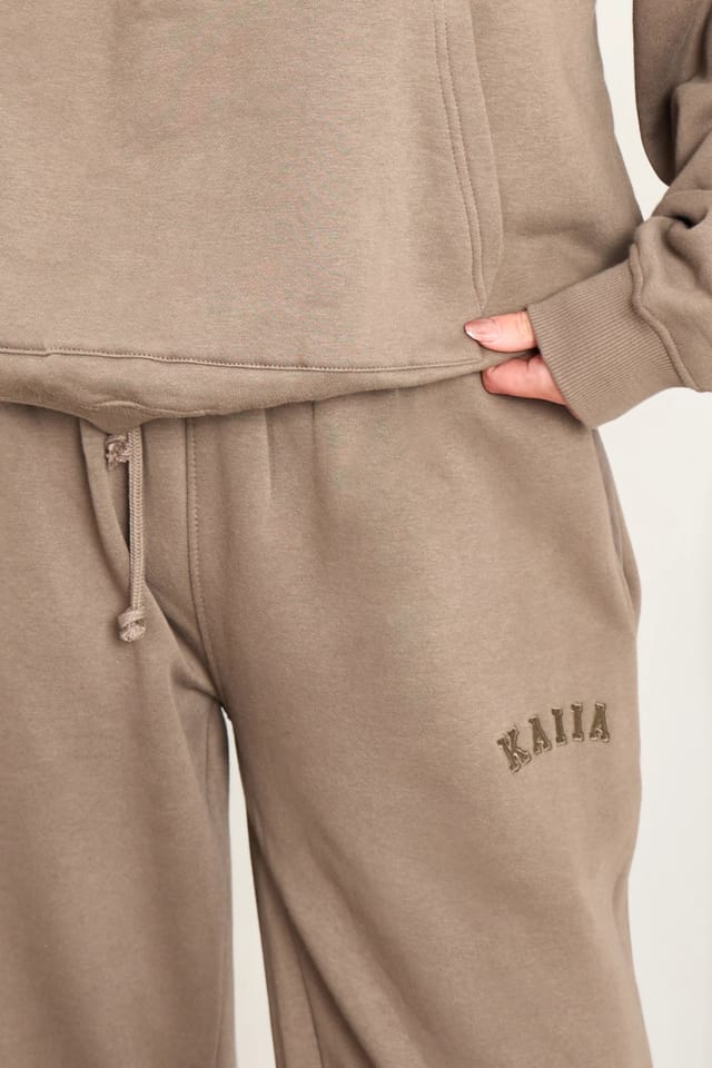Kaiia Kaiia Slogan Wide Leg Joggers Grey Taupe - 2