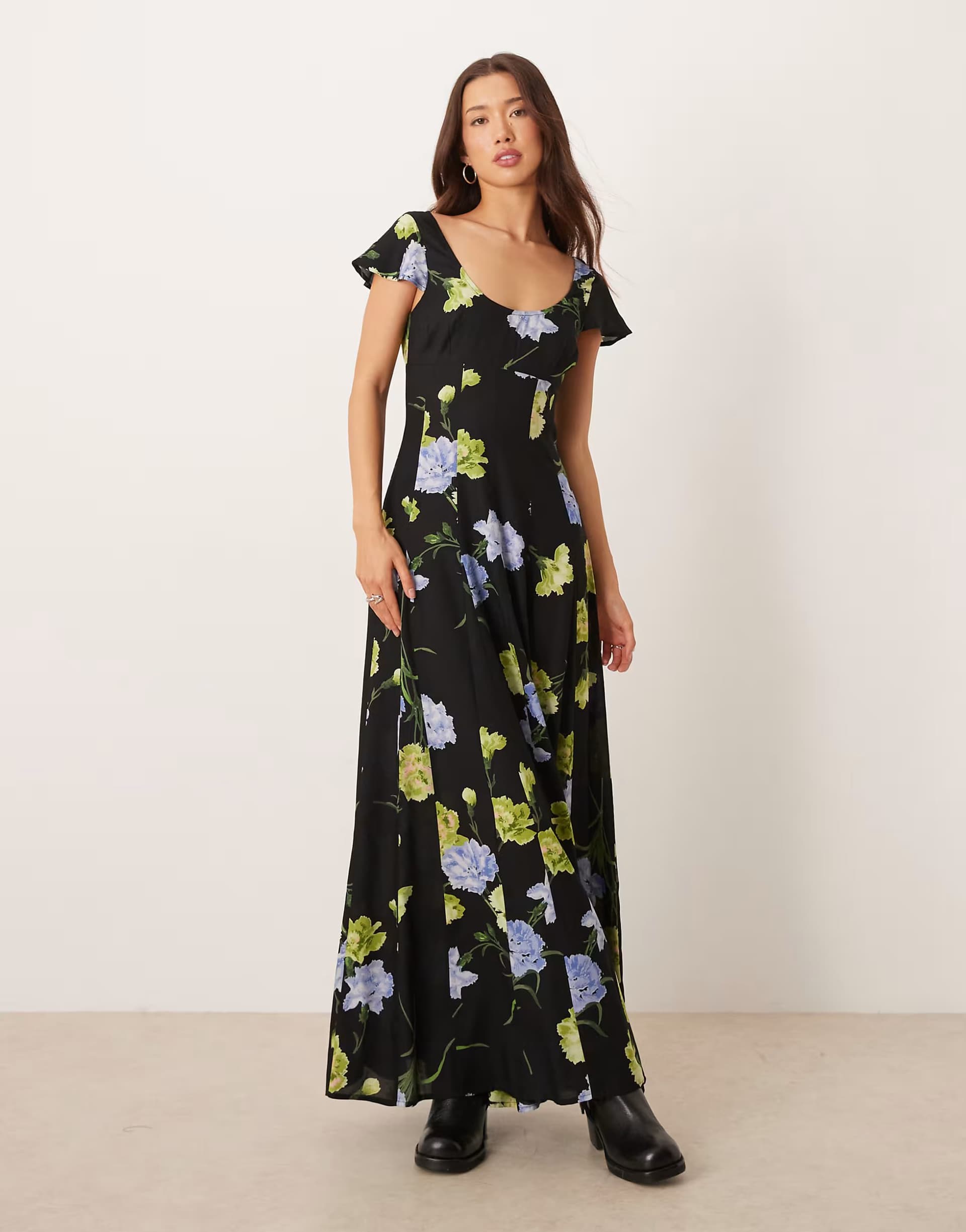 ASOS ASOS DESIGN scoop neck short sleeve maxi dress with godets in floral print