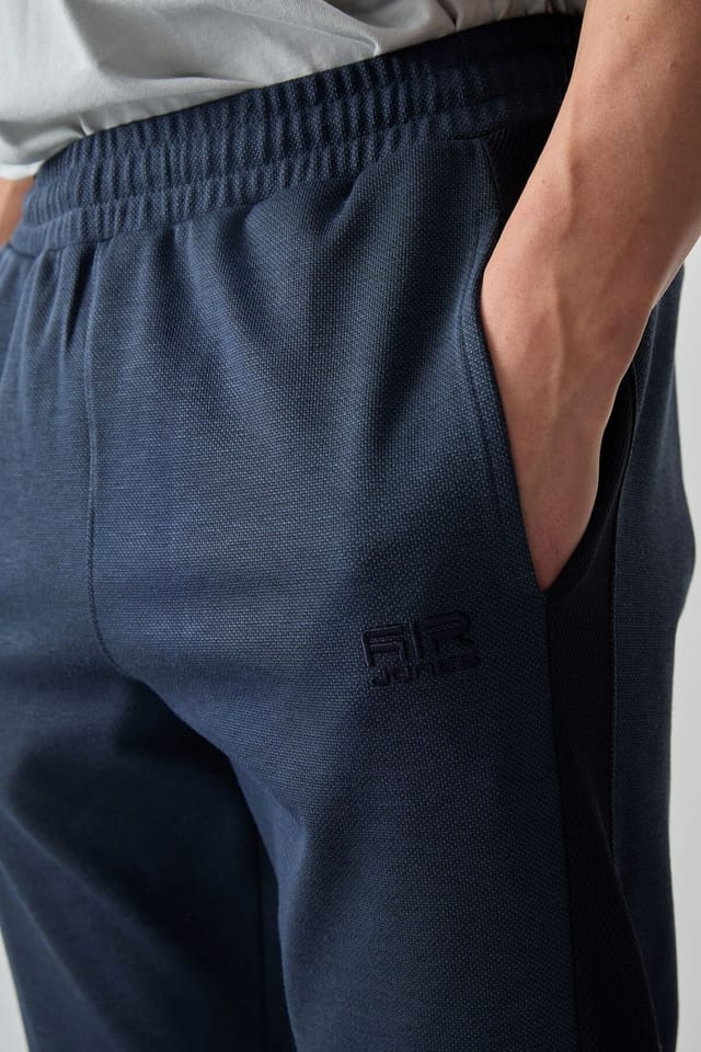 Tommy Life Tommy Life Men's Regular-fit Fleece Sweatpants in Navy - 3
