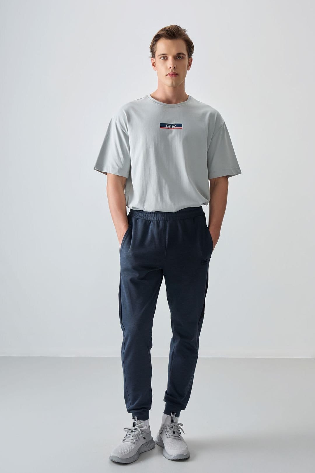 Tommy Life Tommy Life Men's Regular-fit Fleece Sweatpants in Navy - 4