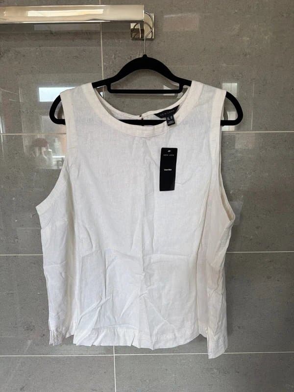 New Look Ladies linen sleeveless top. Casual. Cooling. Smart. Size 20. Perfect for summer and holidays.