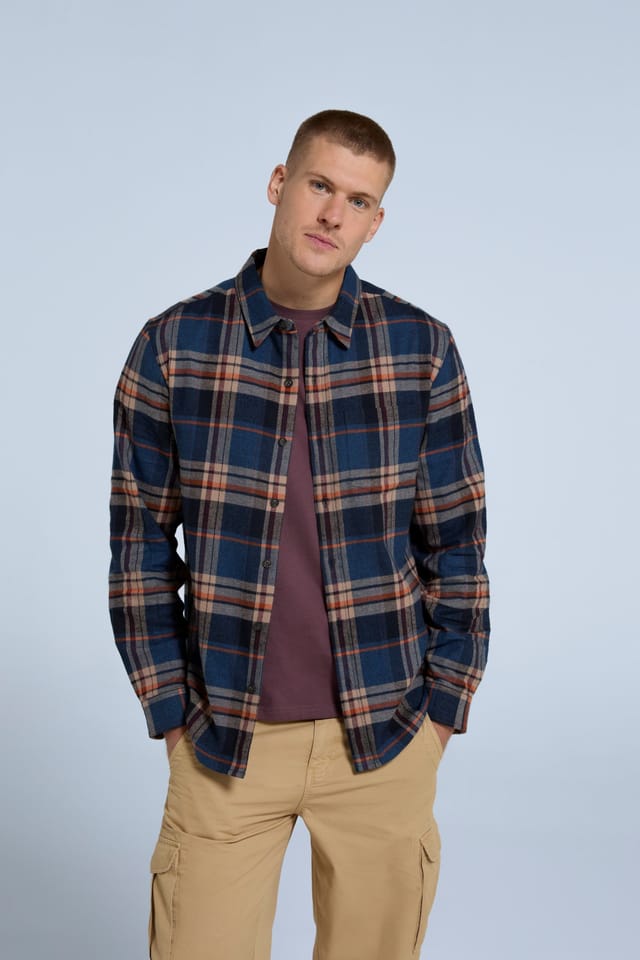 Animal Animal Men's 'Cove' Cotton Check Flannel Shirt Stylish Lightweight Button Down Top in Navy - 2