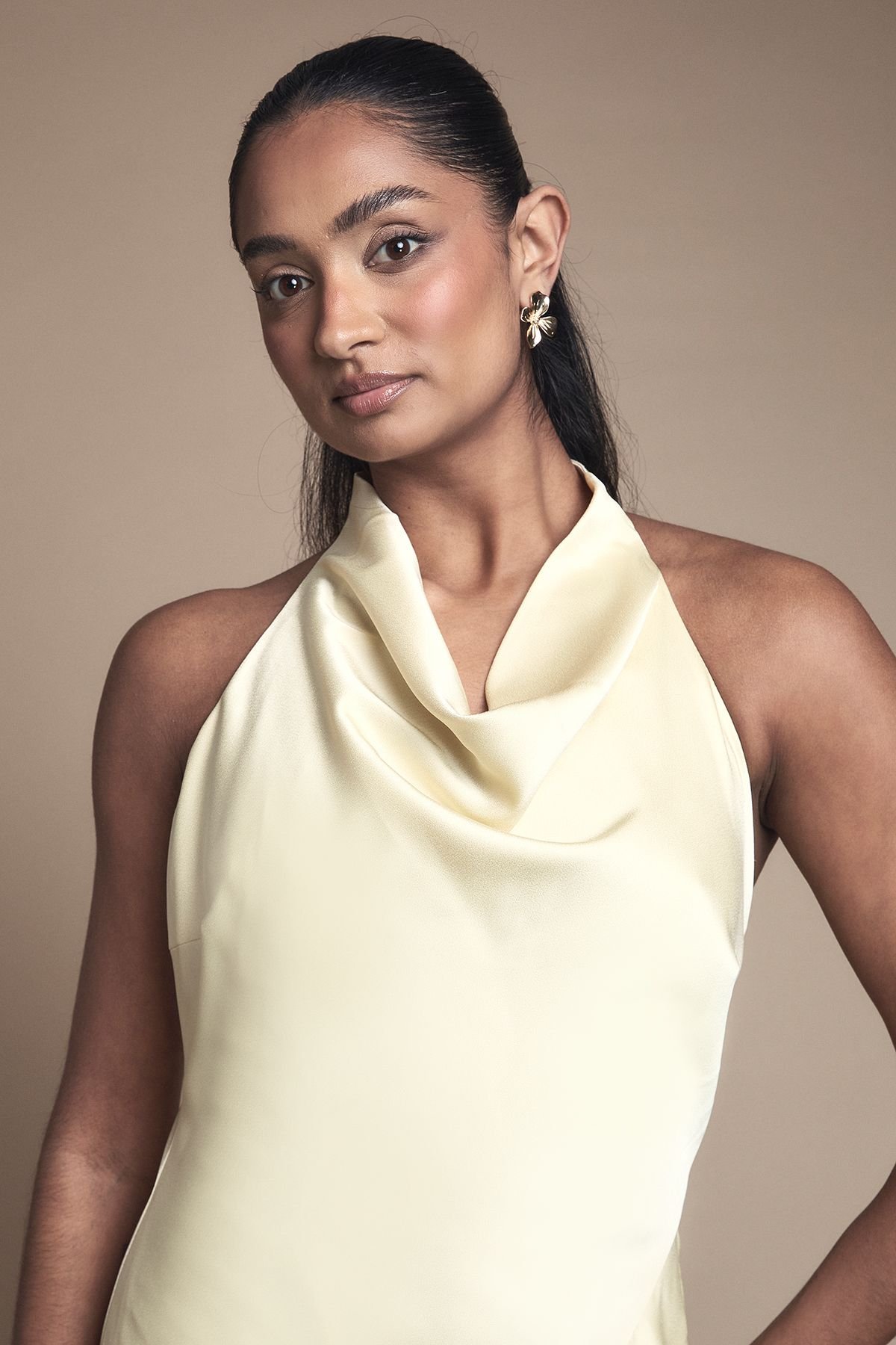 Oasis Oasis Women's Cowl Halterneck Satin Maxi Bridesmaid Dress in Lemon - 4