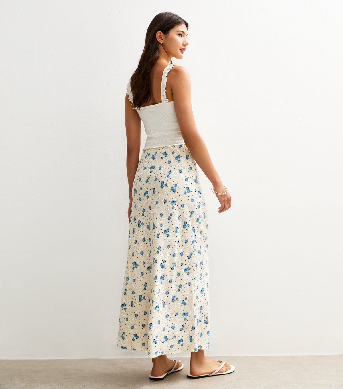 New Look Women's White Blueberry Print Bias Cut Midi Skirt New Look - 4