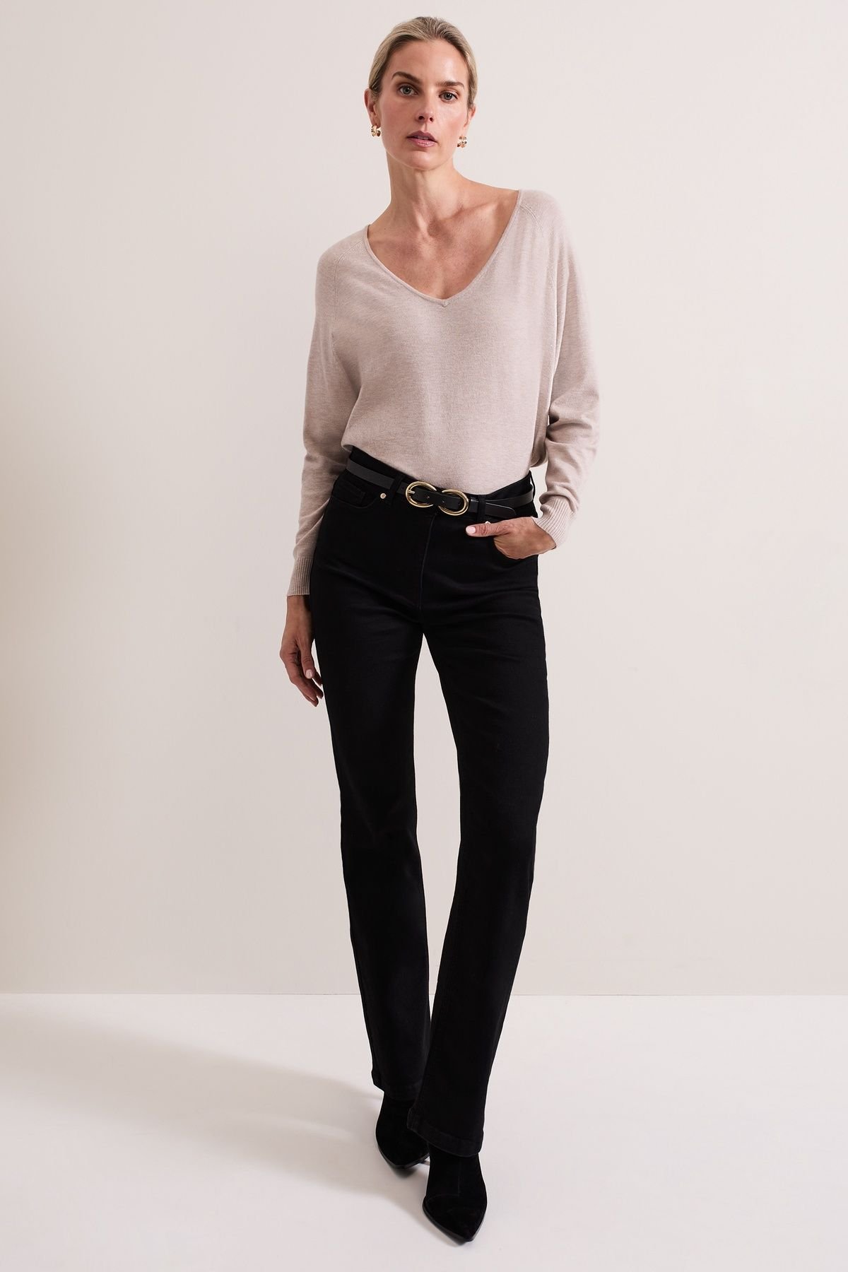 Phase Eight Phase Eight Women's Senita Fine Knit V-Neck Jumper in Cream - 3