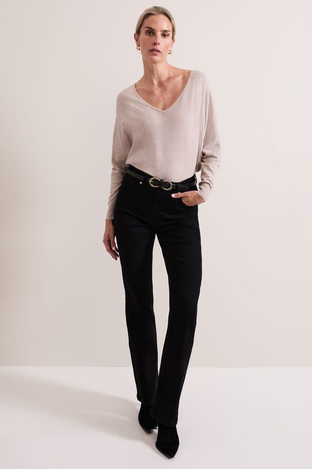 Phase Eight Phase Eight Women's Senita Fine Knit V-Neck Jumper in Cream - 3