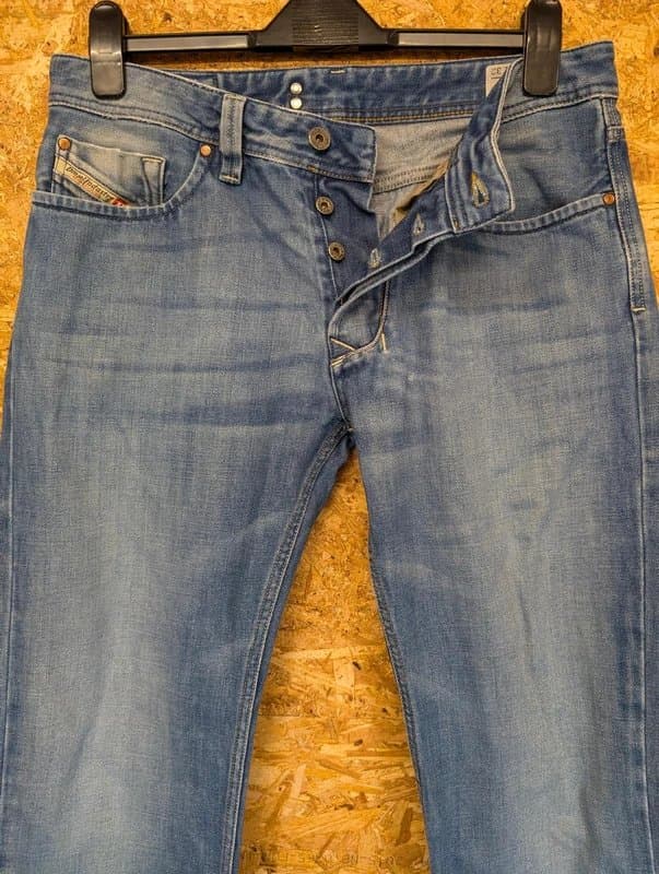 Diesel Diesel Larkee Jeans W32 L32 008AT Mid Blue Denim Regular Straight Button Fly
