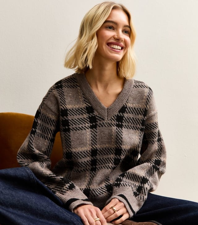 New Look Women's Brown Check V-Neck Jumper New Look - 2