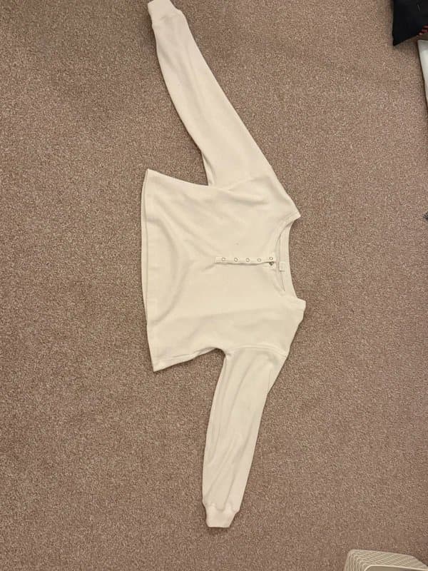 Gilly Hicks Women’s long sleeve cropped shoulder