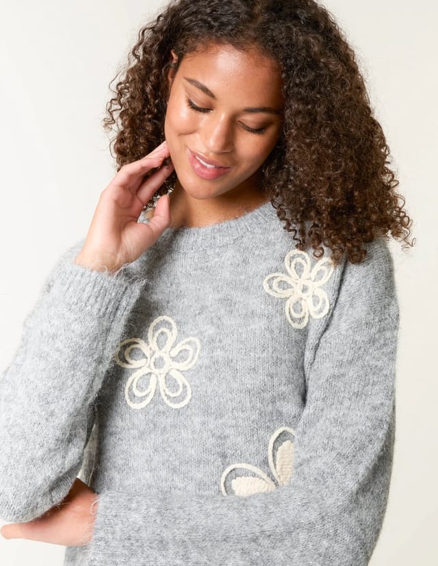 Blue Vanilla Jumper With Embroidered Flowers - 2