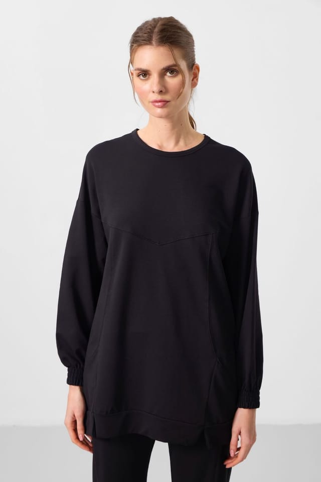 Tommy Life Tommy Life Women's Oversized Fleece Sweatshirt & Pants Set in Black - 3