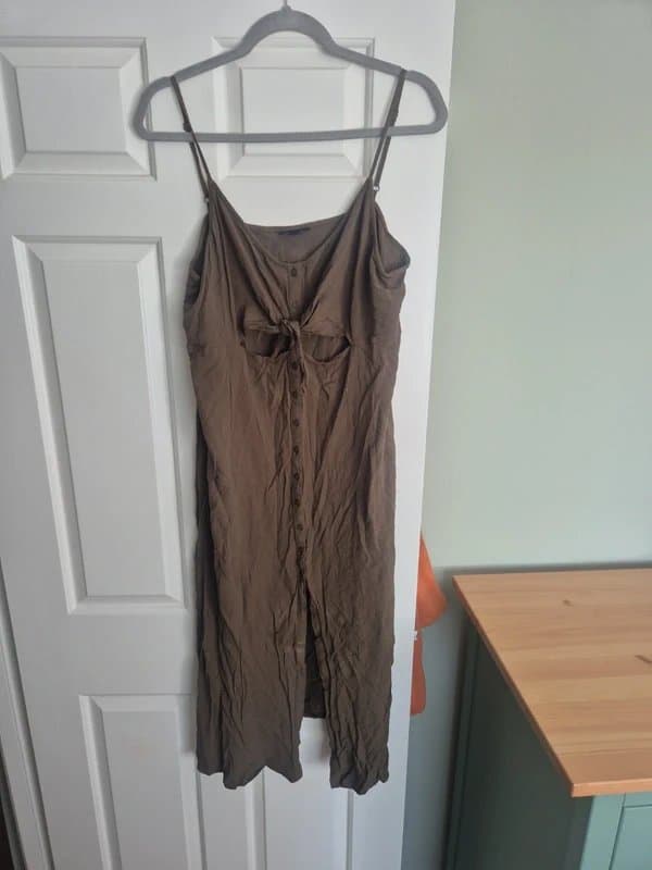 Topshop Topshop khaki cut out strappy midi dress size 18