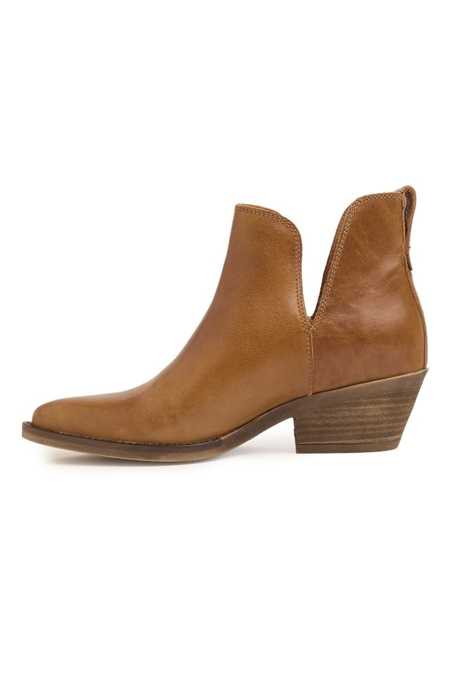 Celtic & Co Celtic & Co Women's Split Detail Ankle Boot in Light Tan - 3