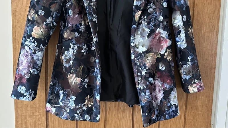 Never Fully Dressed NEW Women’s Never Fully Dressed Floral Blazer Black Dark Romantic Tailored Jacket Size Small Med