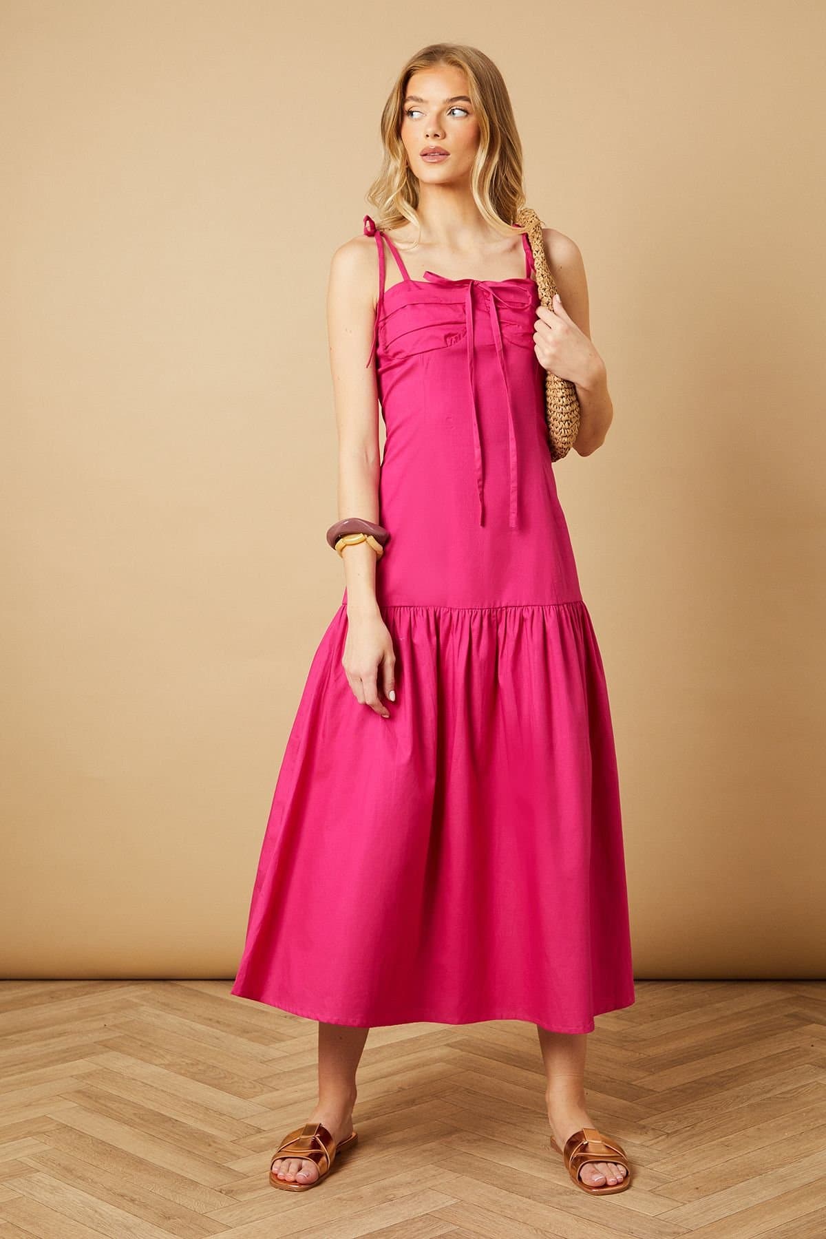 Oasis Oasis Women's Cup Detail Halterneck Drop Hem Midaxi Dress in Pink