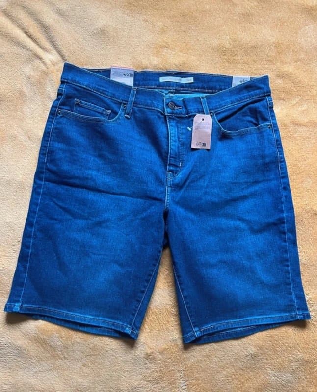 Levis Levi shaping bermunda shorts