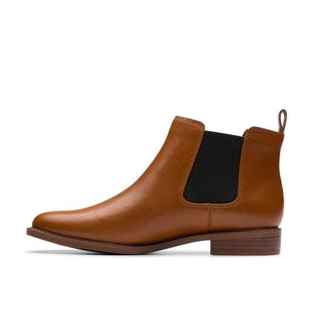 Clarks Clarks Women's Taylor Shine Tan Leather Ankle Boots, Chelsea Boots in Brown - 2