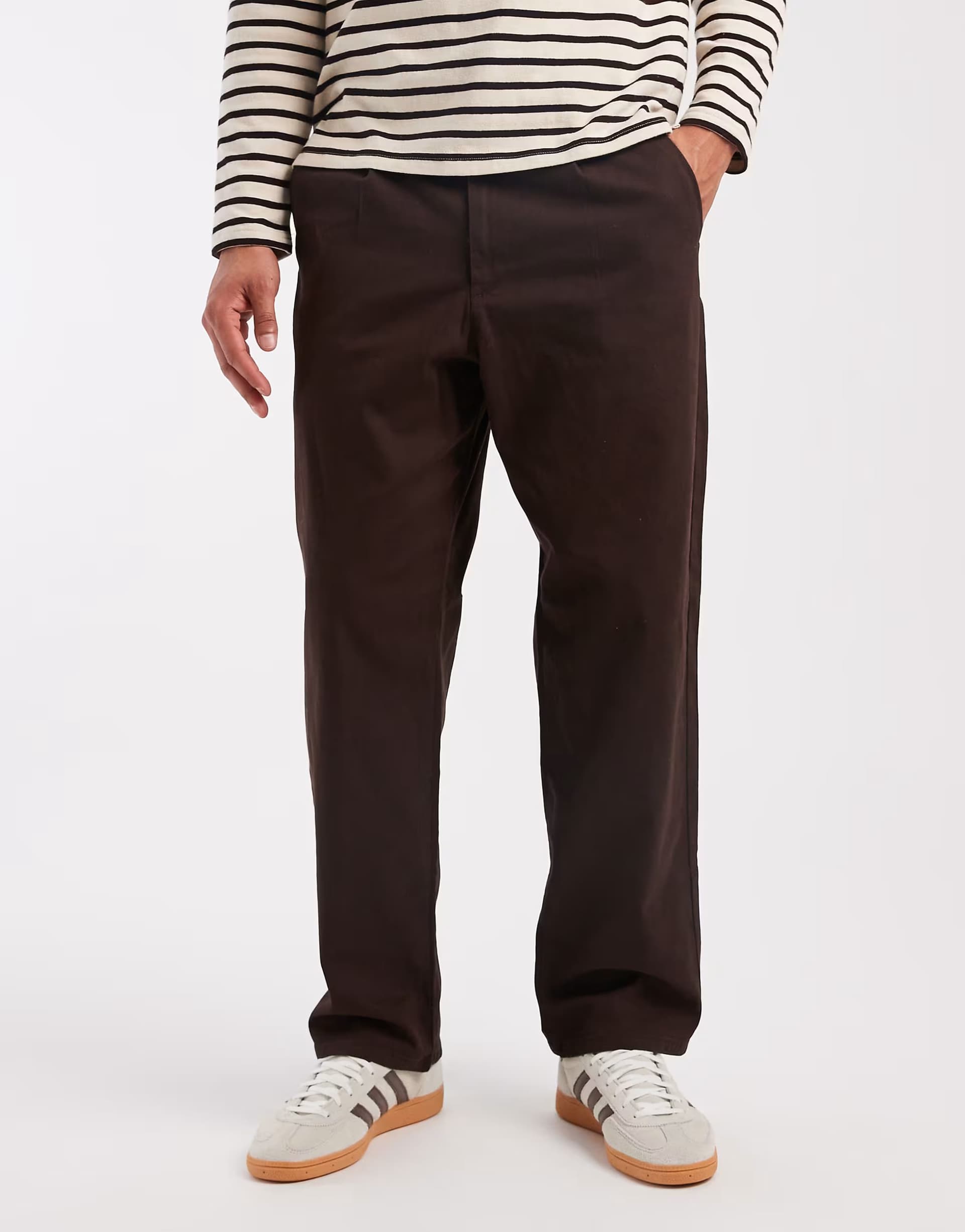ASOS ASOS DESIGN relaxed tapered trousers in brown with pleats