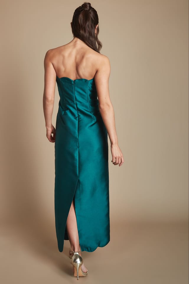 Coast Coast Women's Scallop Detail Twill Column Bridesmaid Dress in Emerald - 3