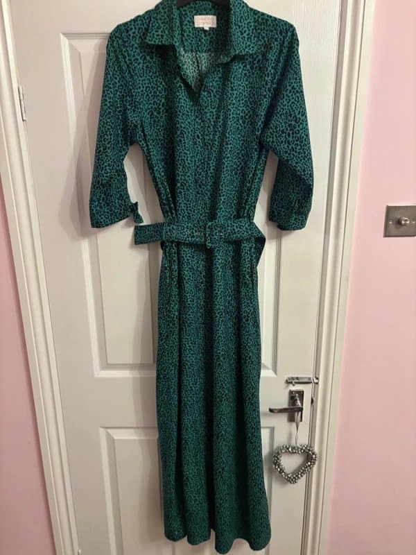 Dancing Leopard Dancing leopard plunge work wedding party shirt dress pockets 16-18 same day post t