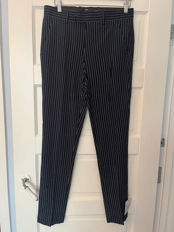 ASOS Design Men’s stripe smart trousers- W32 - 1