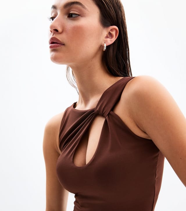 New Look Women's Brown Keyhole Asymmetric Cropped Top New Look - 2