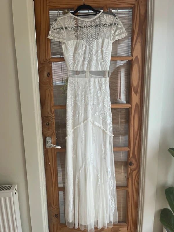 ASOS Bridal wedding dress size 6, lace and embroidered