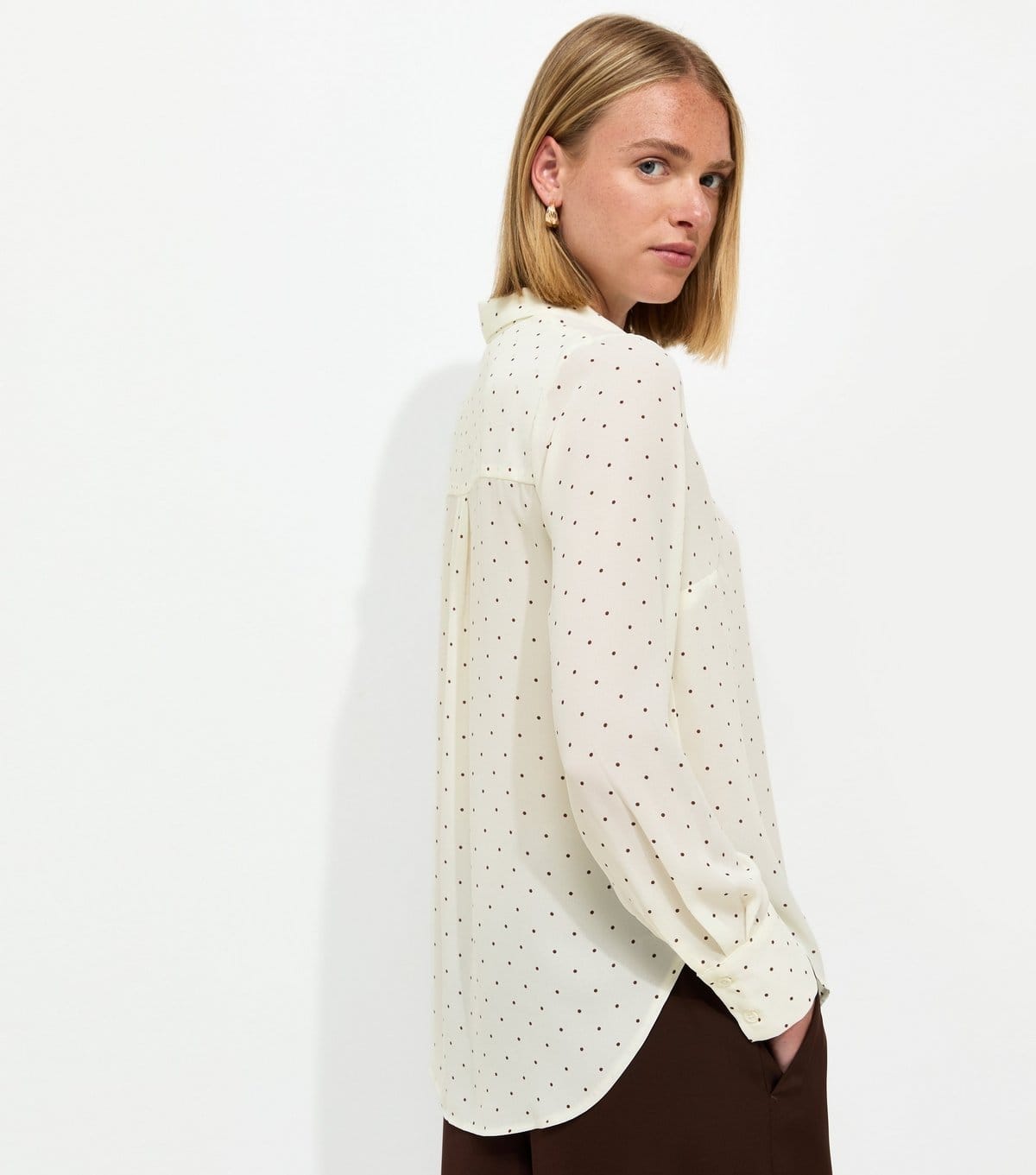 New Look Women's White Polka Dot Gold Button Shirt New Look - 4