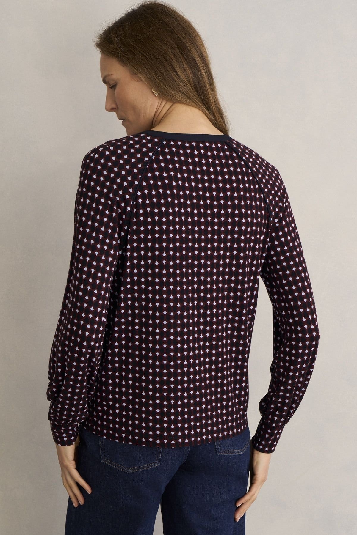 Hobbs London Hobbs London Women's Zelia Long Sleeve V-Neck Printed Top in Dark Navy - 4