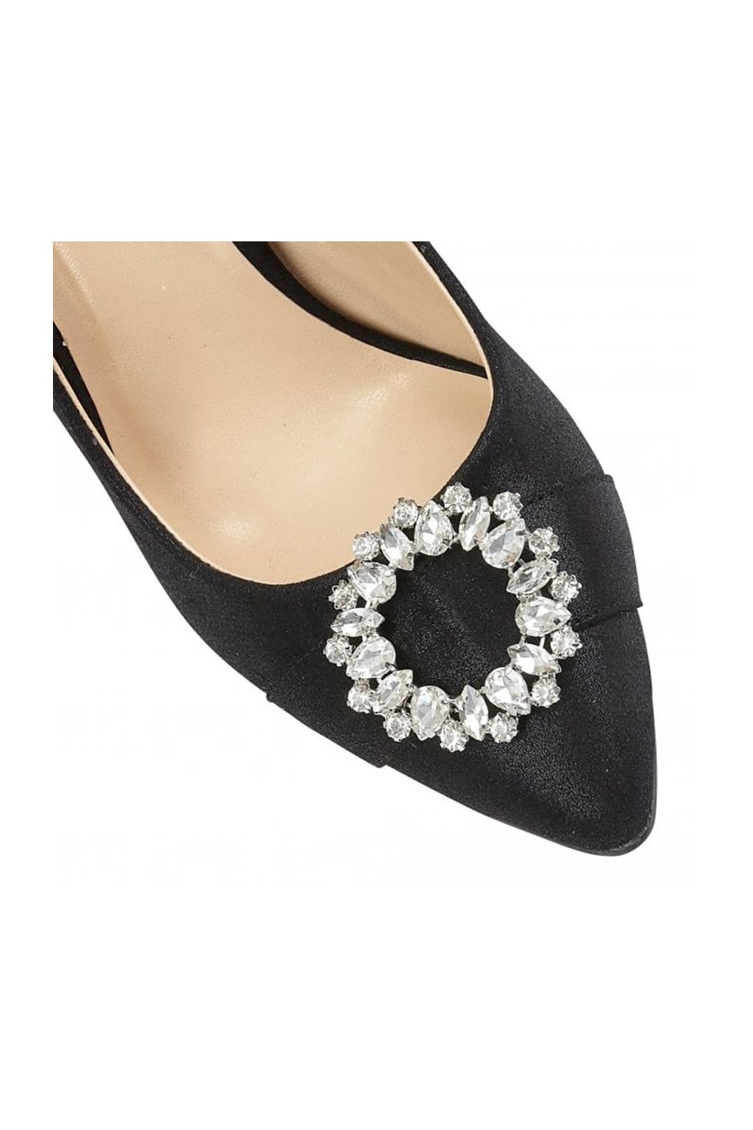 Lotus Lotus Women's Black 'Radiance' Pointed-Toe Court Shoes - 4