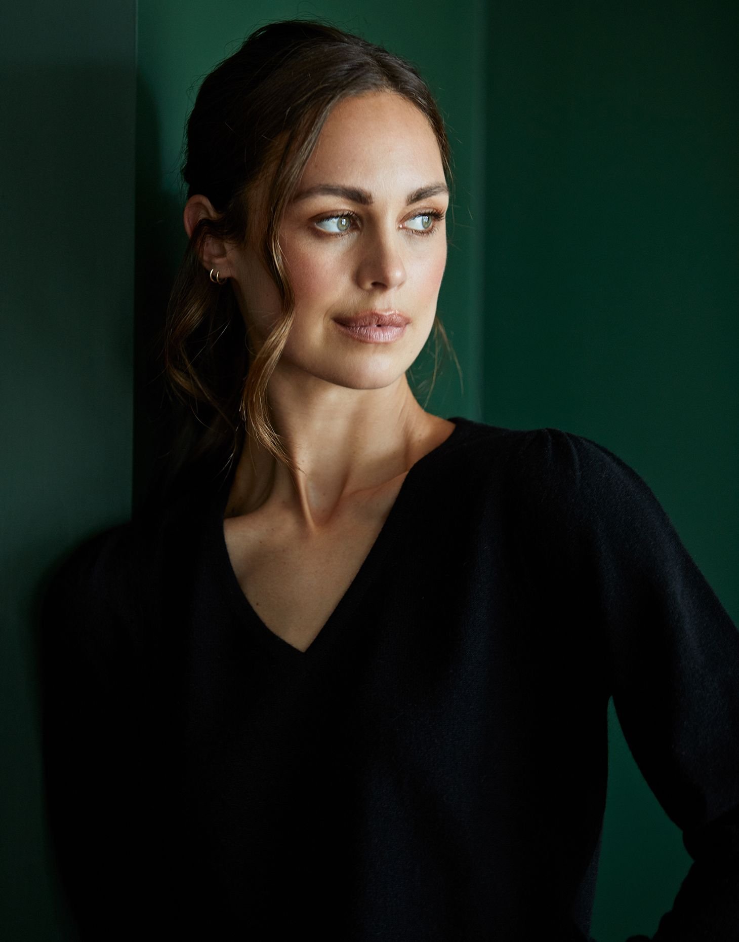 Cove Cove Women's Isabella Wool Cashmere Jumper in Black - 2